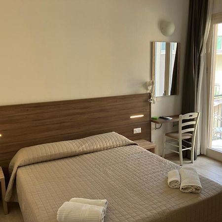 רימיני Hotel Bed And Book מראה חיצוני תמונה