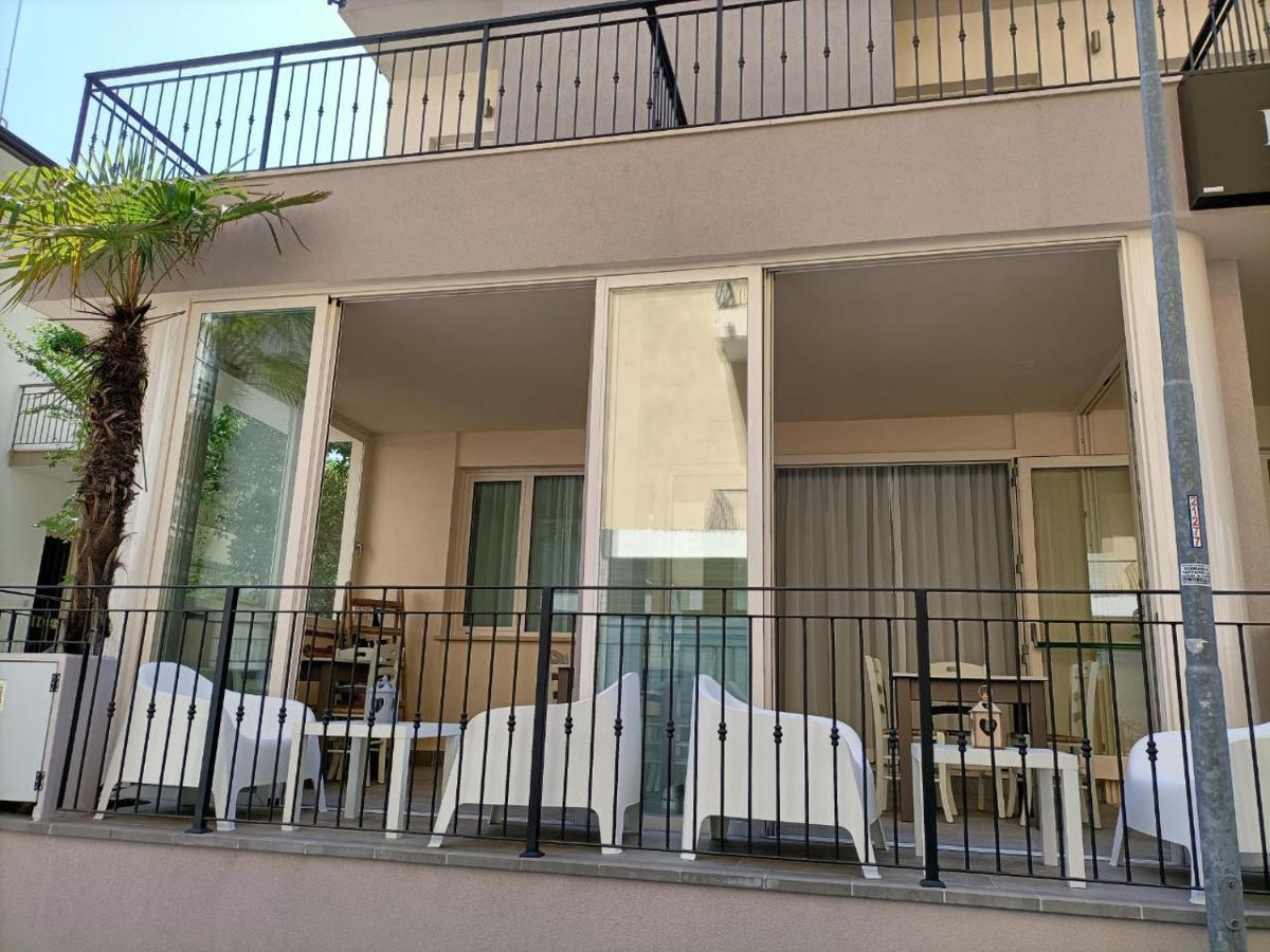רימיני Hotel Bed And Book מראה חיצוני תמונה