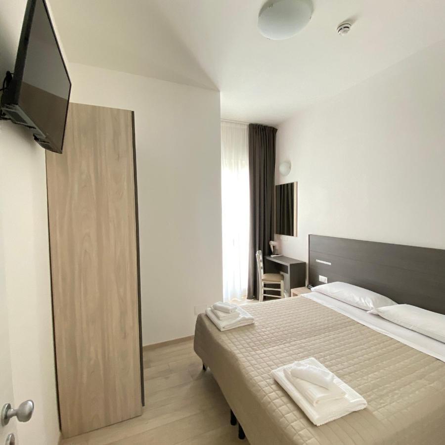 רימיני Hotel Bed And Book מראה חיצוני תמונה