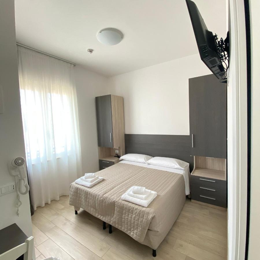 רימיני Hotel Bed And Book מראה חיצוני תמונה