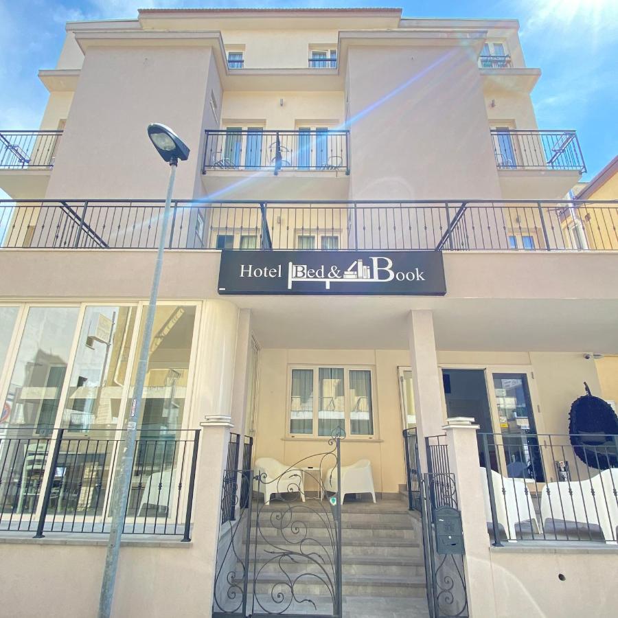 רימיני Hotel Bed And Book מראה חיצוני תמונה