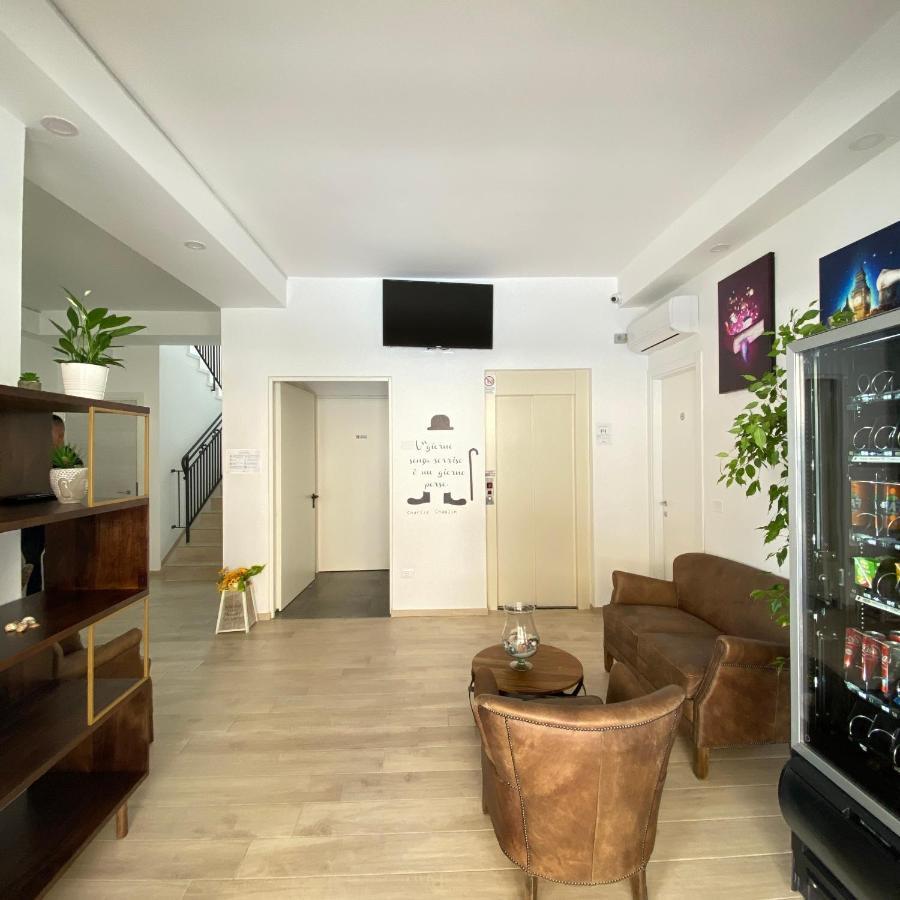 רימיני Hotel Bed And Book מראה חיצוני תמונה
