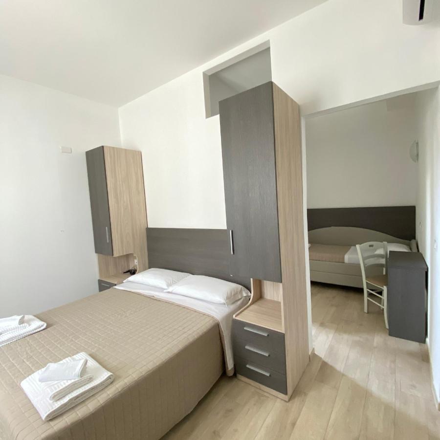 רימיני Hotel Bed And Book מראה חיצוני תמונה