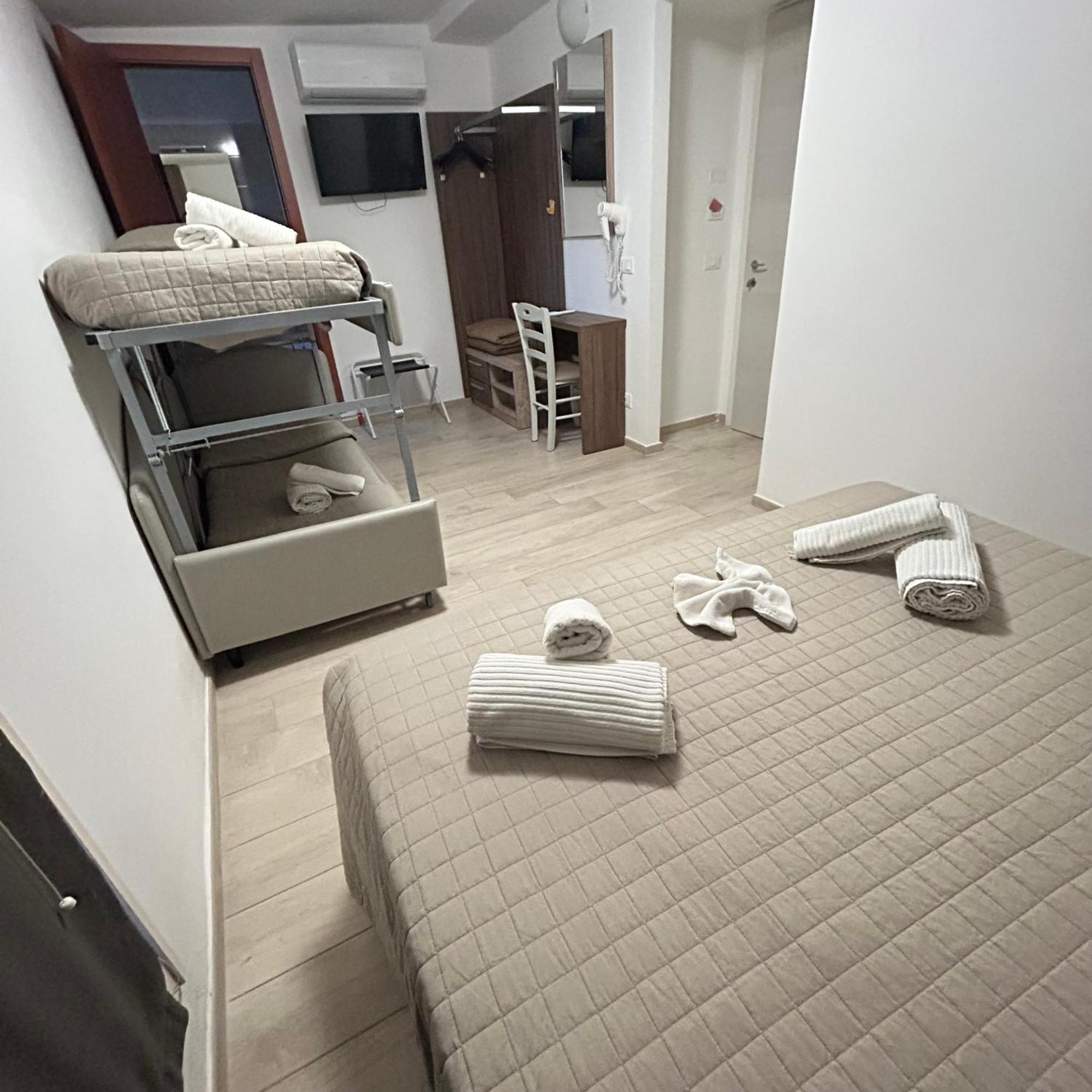 רימיני Hotel Bed And Book מראה חיצוני תמונה