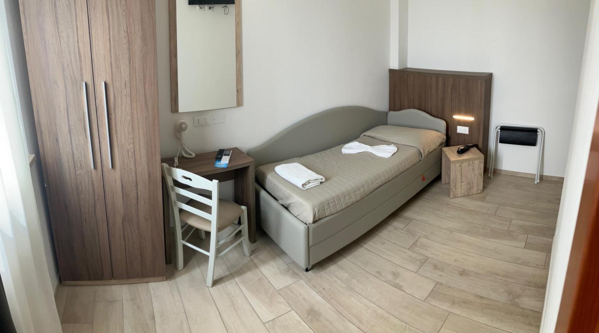 רימיני Hotel Bed And Book מראה חיצוני תמונה