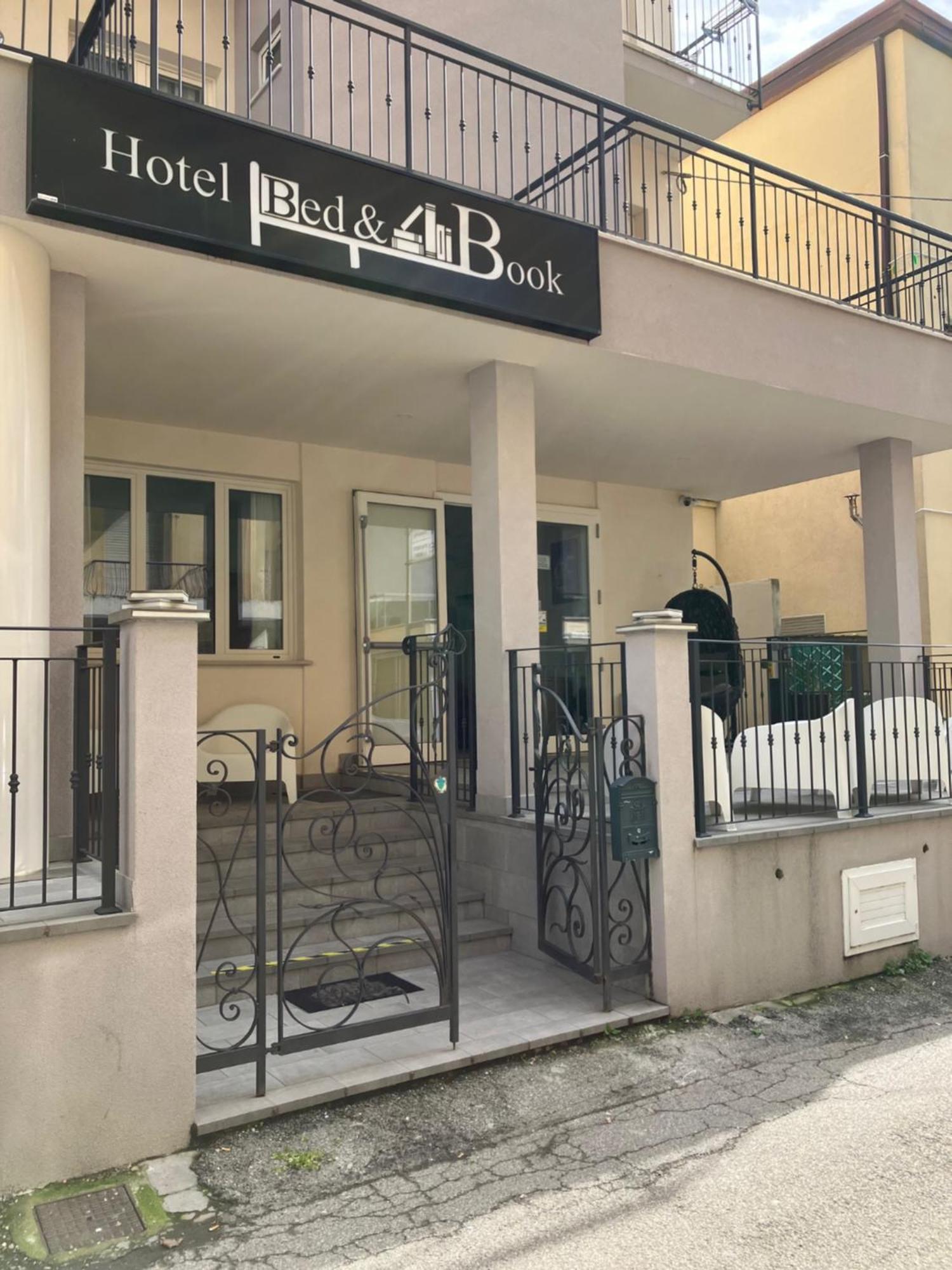 רימיני Hotel Bed And Book מראה חיצוני תמונה