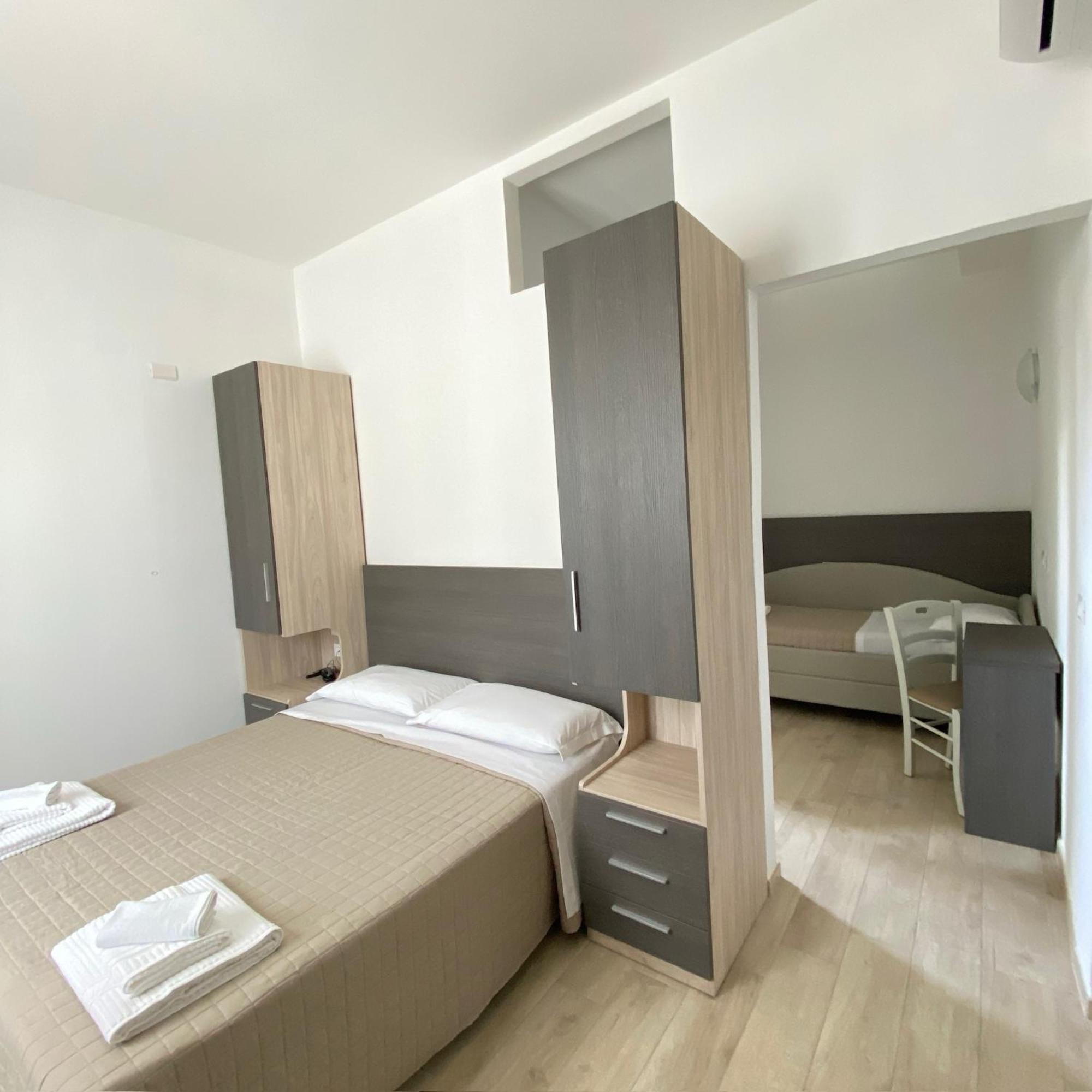 רימיני Hotel Bed And Book מראה חיצוני תמונה