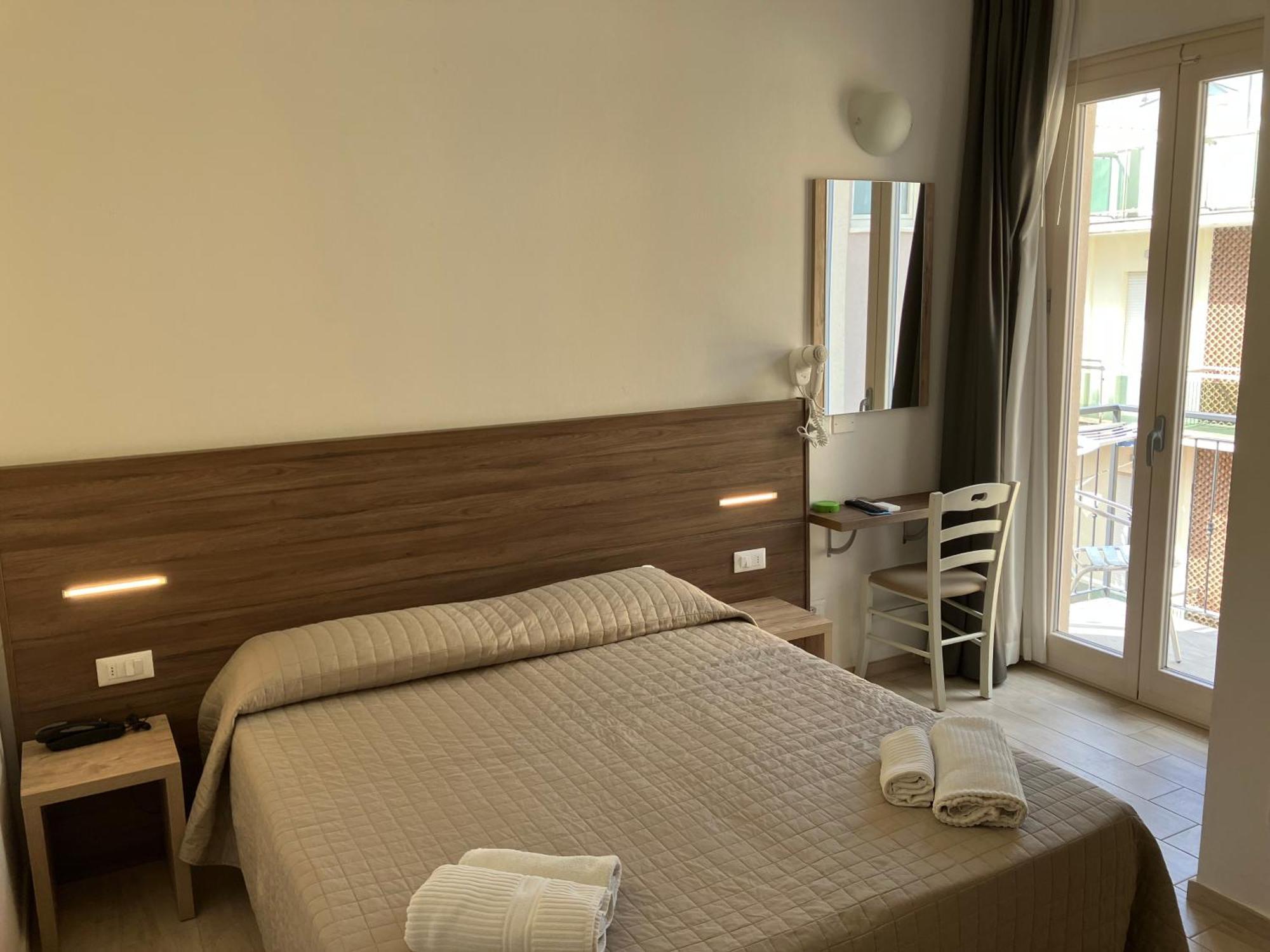 רימיני Hotel Bed And Book מראה חיצוני תמונה