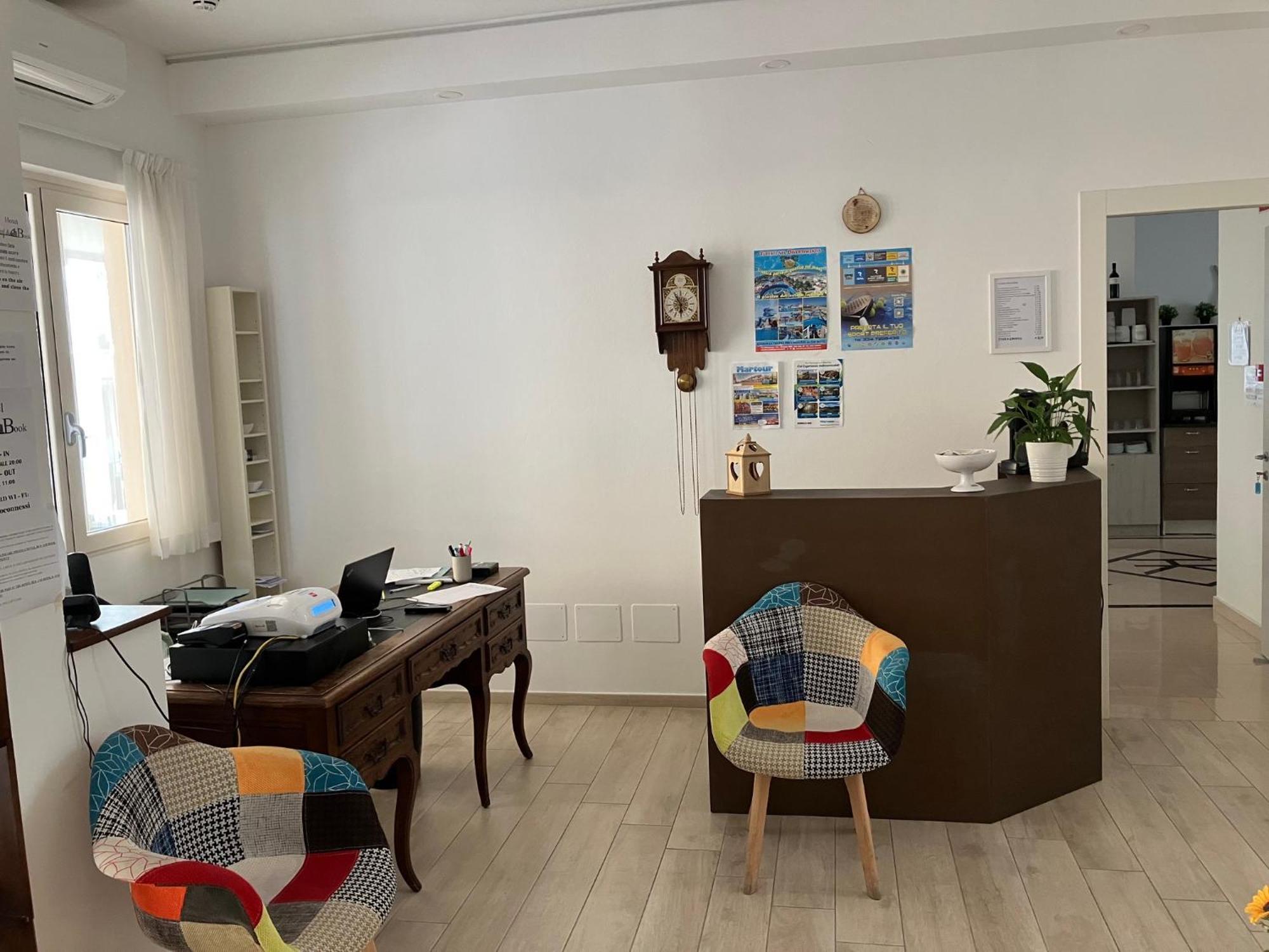 רימיני Hotel Bed And Book מראה חיצוני תמונה